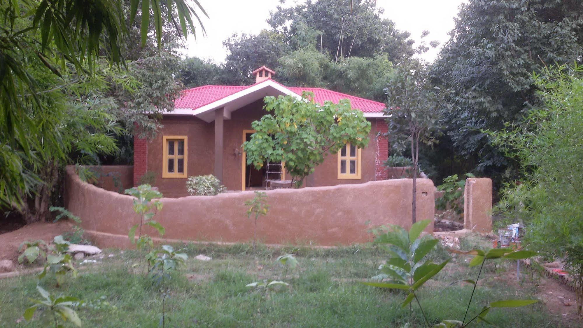 Lemon Tree Wildlife Resort, Bandhavgarh Tāla Екстериор снимка