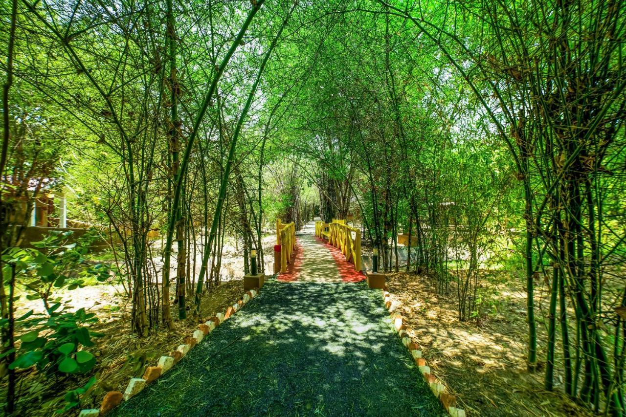 Lemon Tree Wildlife Resort, Bandhavgarh Tāla Екстериор снимка